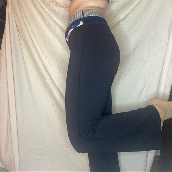 Lululemon flare yoga pants - Picture 4 of 7
